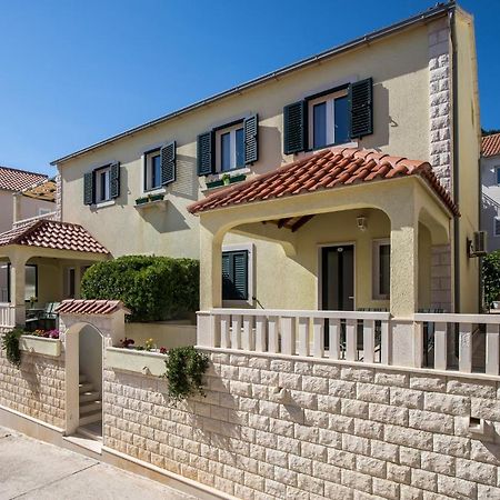 Apartmani Filipic Bol Luaran gambar