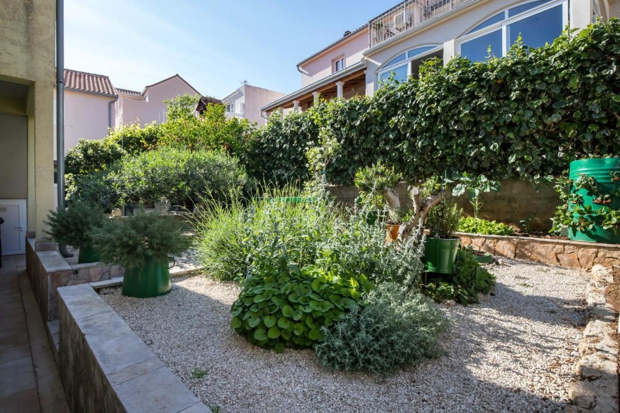 Apartmani Filipic Bol Luaran gambar